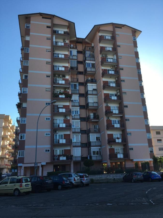 B&B Al Campanile Taranto Exterior foto