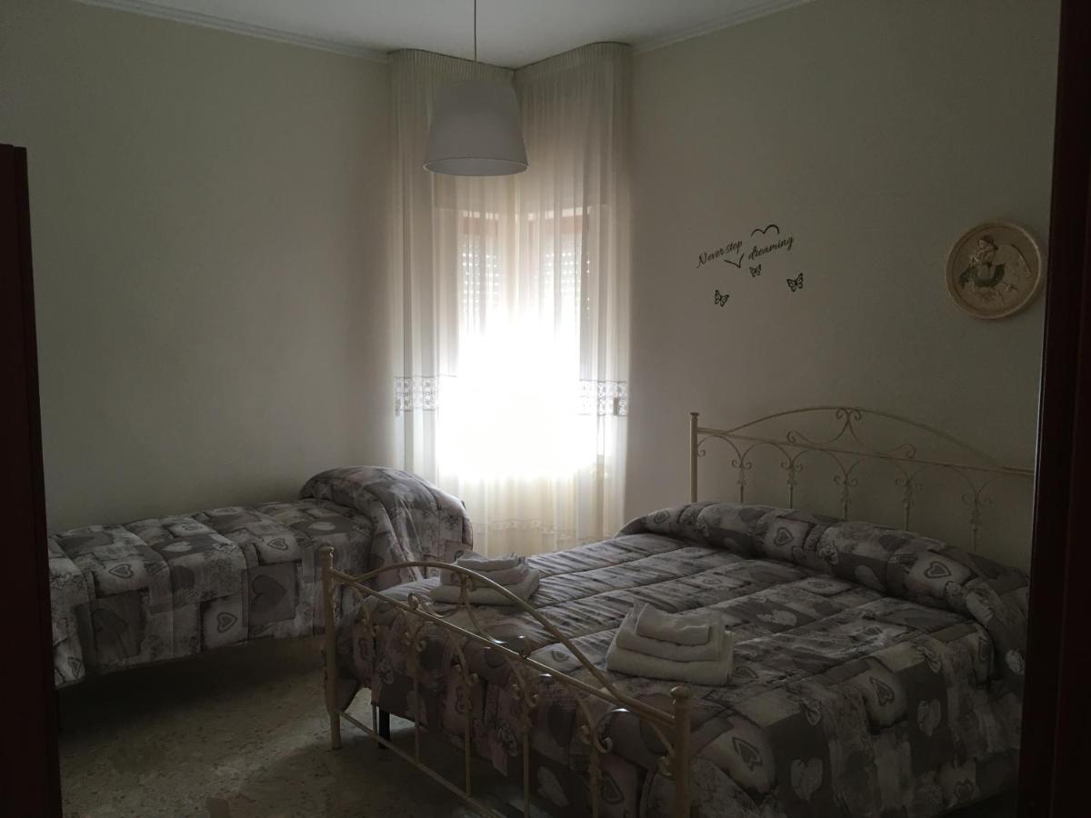 B&B Al Campanile Taranto Exterior foto